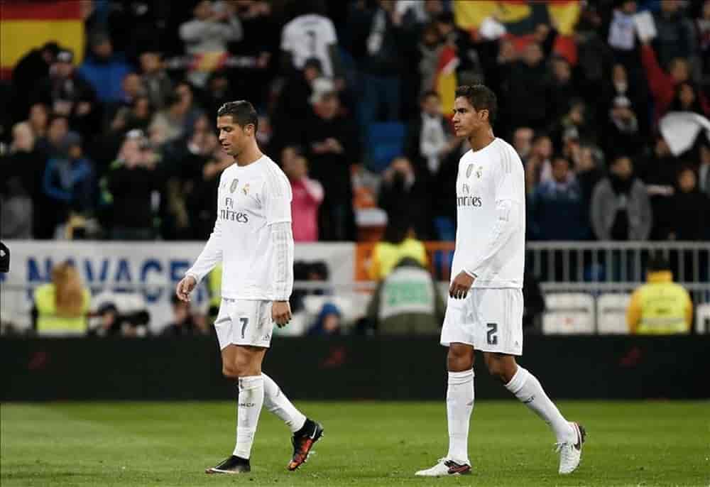 Phản ứng của Ronaldo khi Varane ký hợp đồng với United